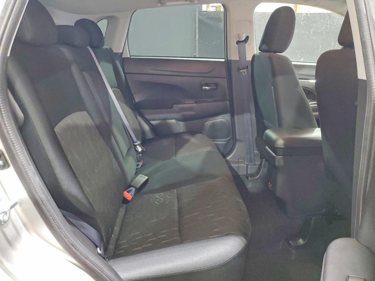 2026 Mitsubishi Outlander VIN JA4ARUAU1TU013544 photo 11