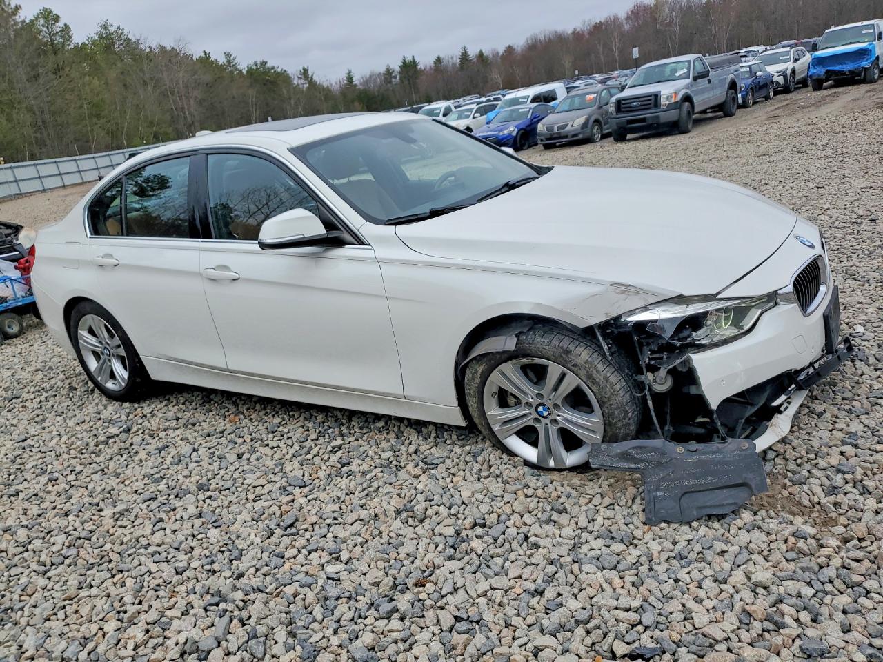 2017 BMW 3 series VIN WBA8D9G3XHNU62153 photo 4