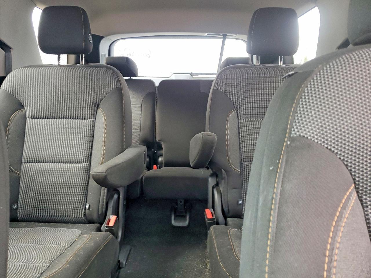 2018 Chevrolet Traverse VIN 1GNEVGKW6JJ140588 photo 10