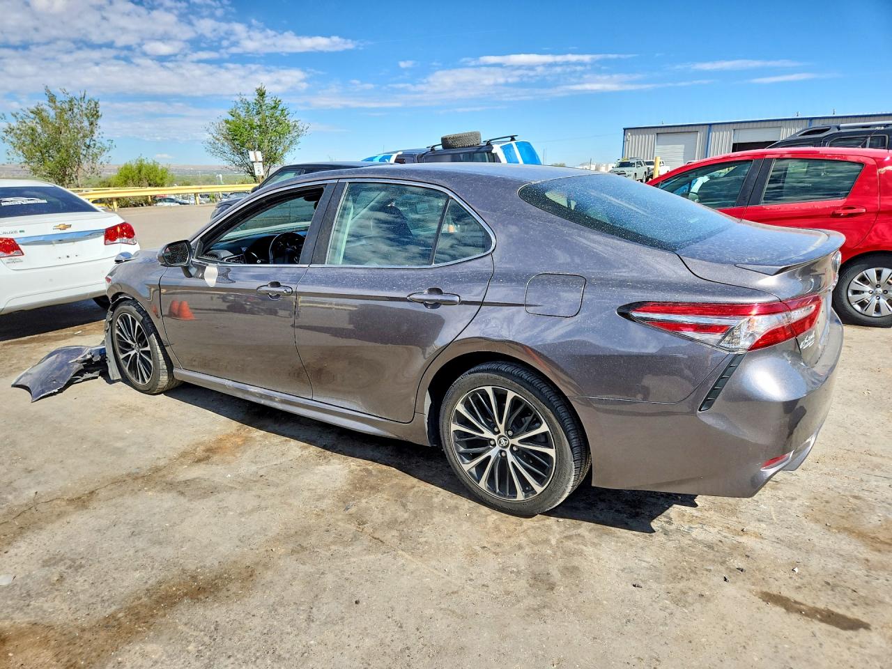 2018 Toyota Camry VIN 4T1B11HK9JU053481 photo 2