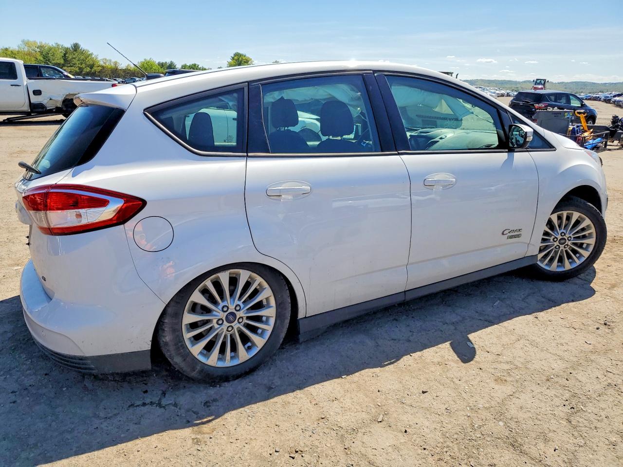 2017 Ford Cmax VIN 1FADP5EUXHL107479 photo 3