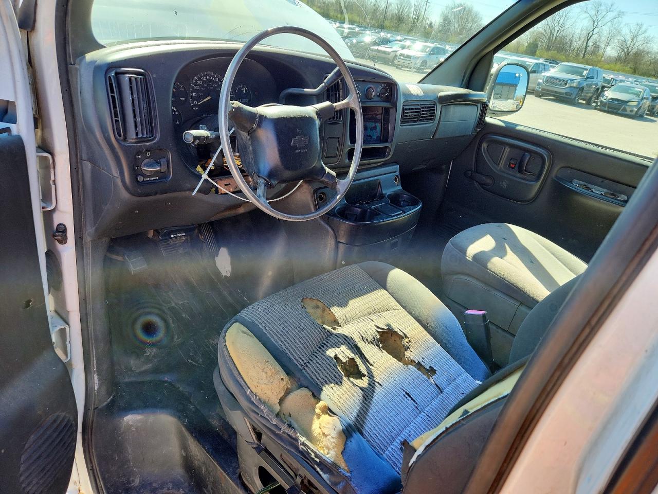 2002 CHEVROLET Express VIN 1GCHG35R721228968 photo 8