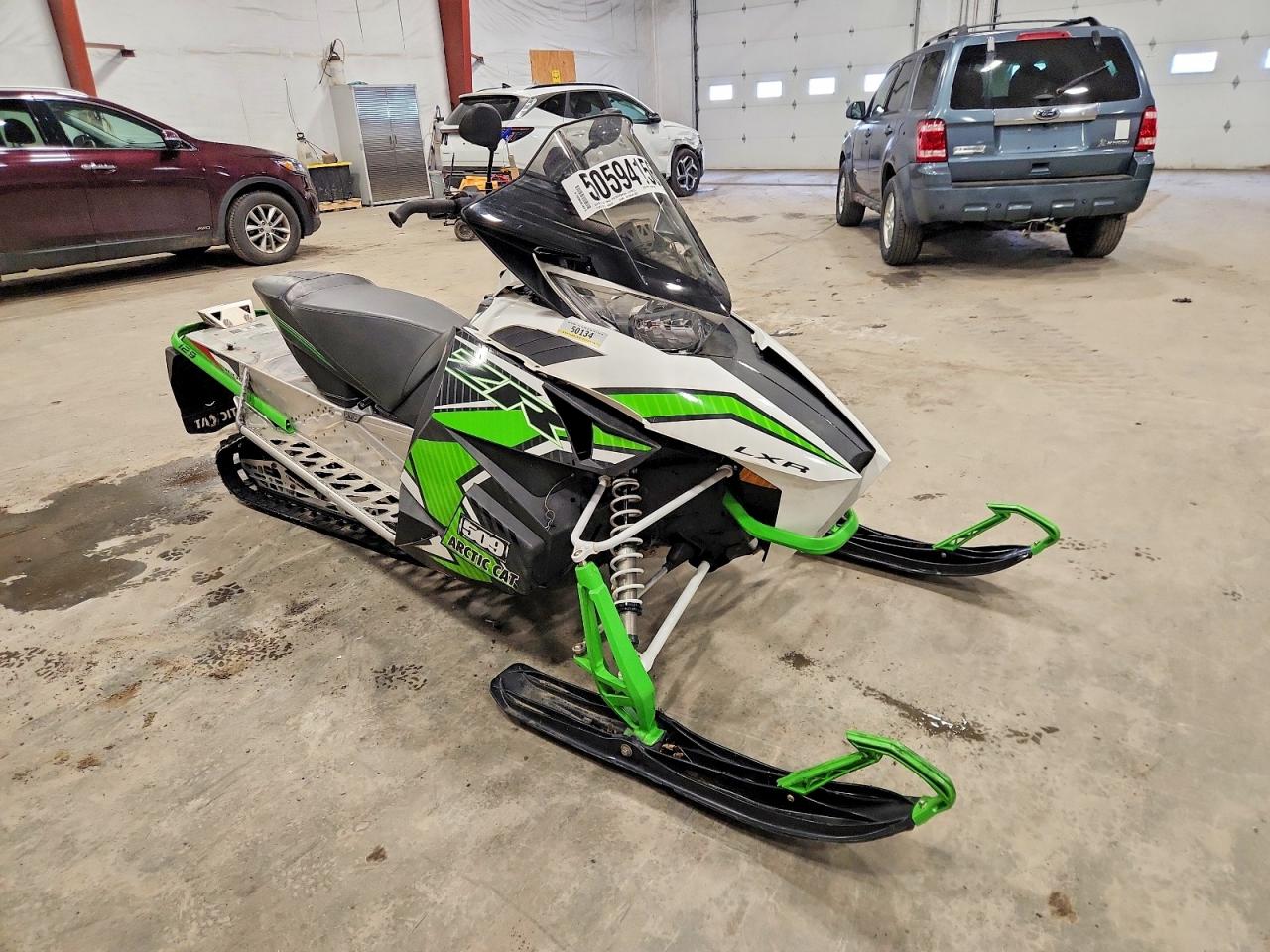 2016 Arctic Cat Snowmobile VIN 4UF16SNW4GT101765 photo 1