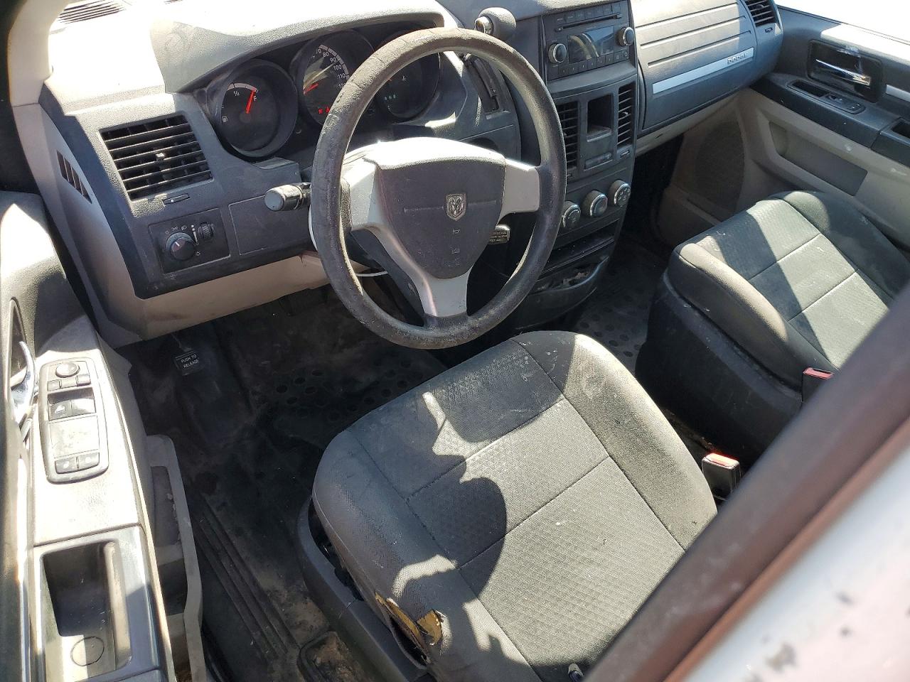 2010 Dodge Grand cara VIN 2D4CN1AE7AR497038 photo 8
