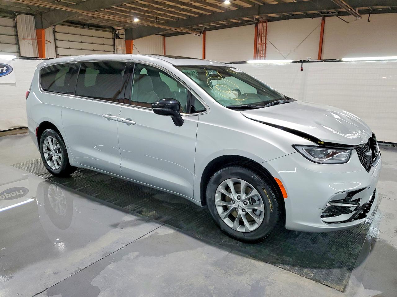 2026 Chrysler Pacifica VIN 2C4RC3GGXTR256028 photo 4