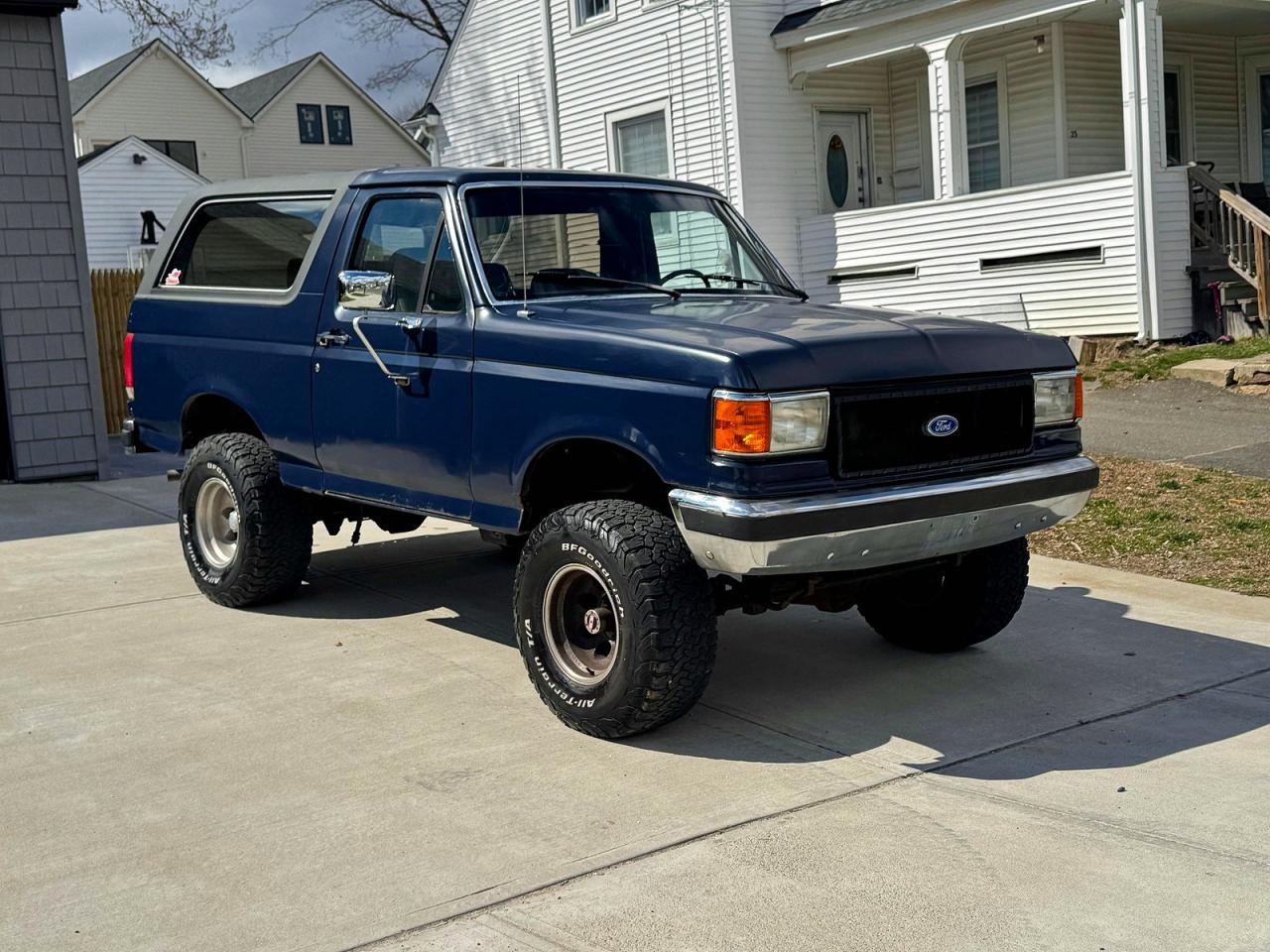 1989 Ford Bronco VIN 1FMEG15N4KLA71039 photo 1