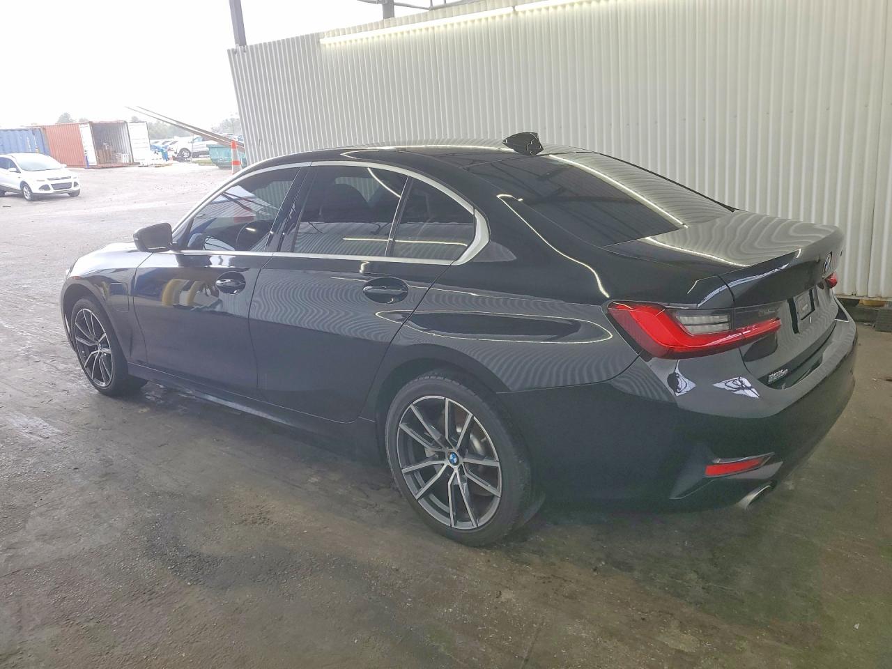 2021 BMW 3 series VIN WBA5P7C00MFK07624 photo 2