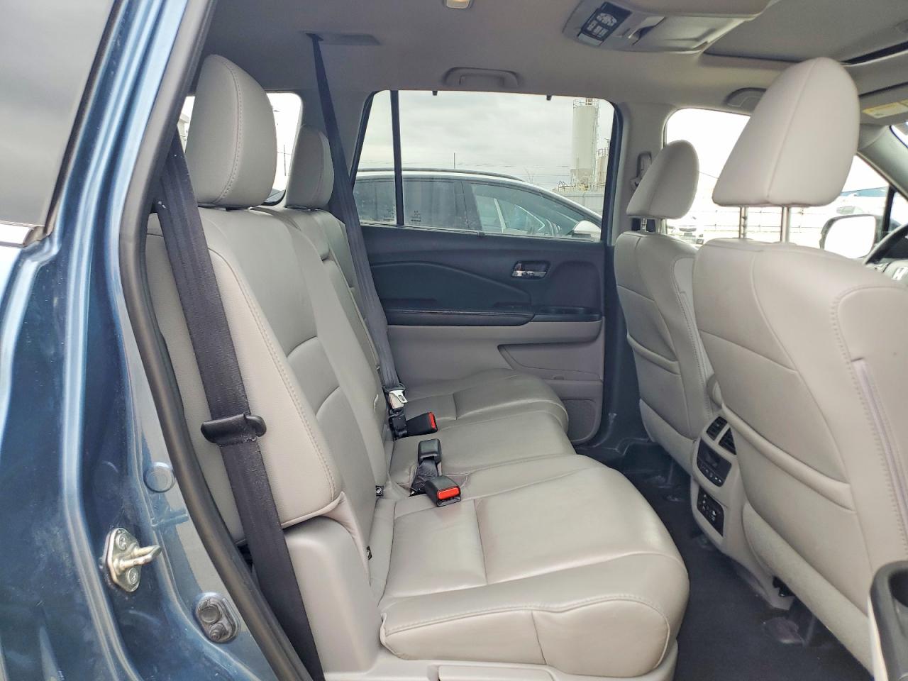2017 HONDA Pilot VIN 5FNYF6H96HB009595 photo 11