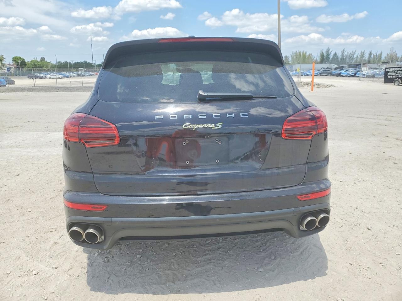 2017 Porsche Cayenne VIN WP1AE2A23HLA69534 photo 6