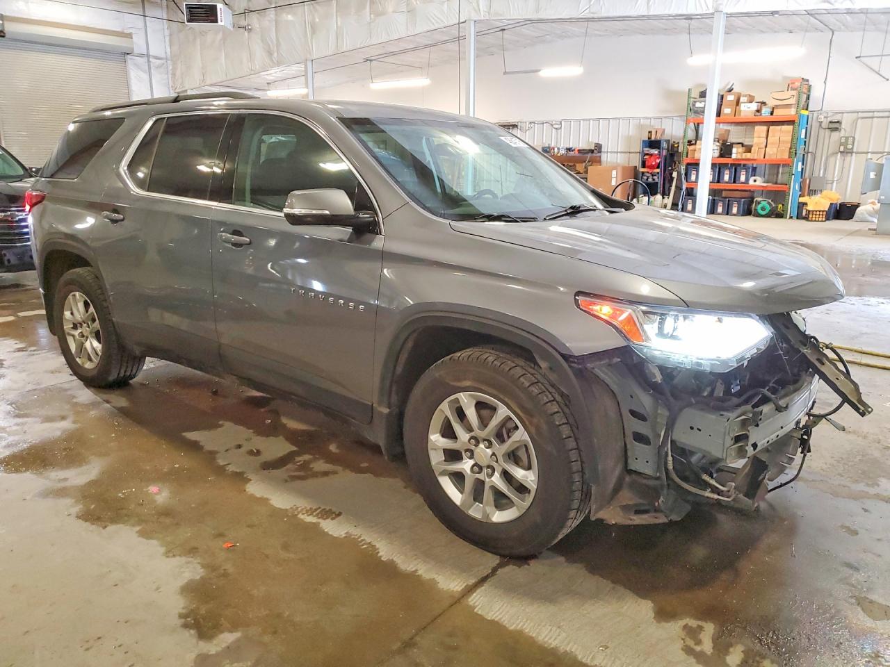 2019 Traverse VIN 1GNEVGKWXKJ150431 photo 4