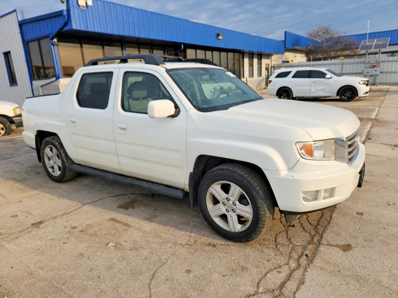 2014 Honda Ridgeline VIN 5FPYK1F51EB004354 photo 4