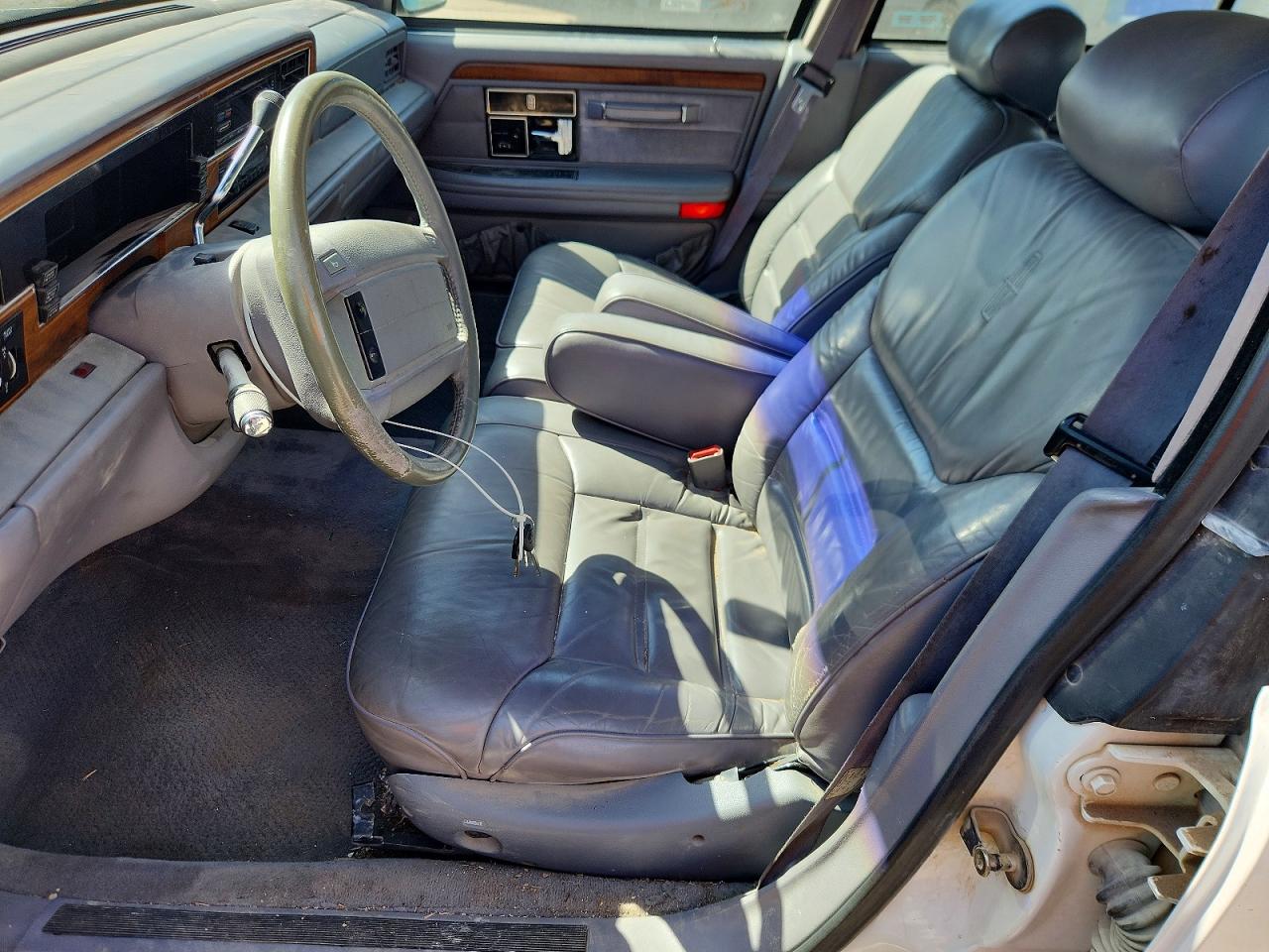 1993 Lincoln Continentl VIN 1LNLM9843PY652177 photo 7