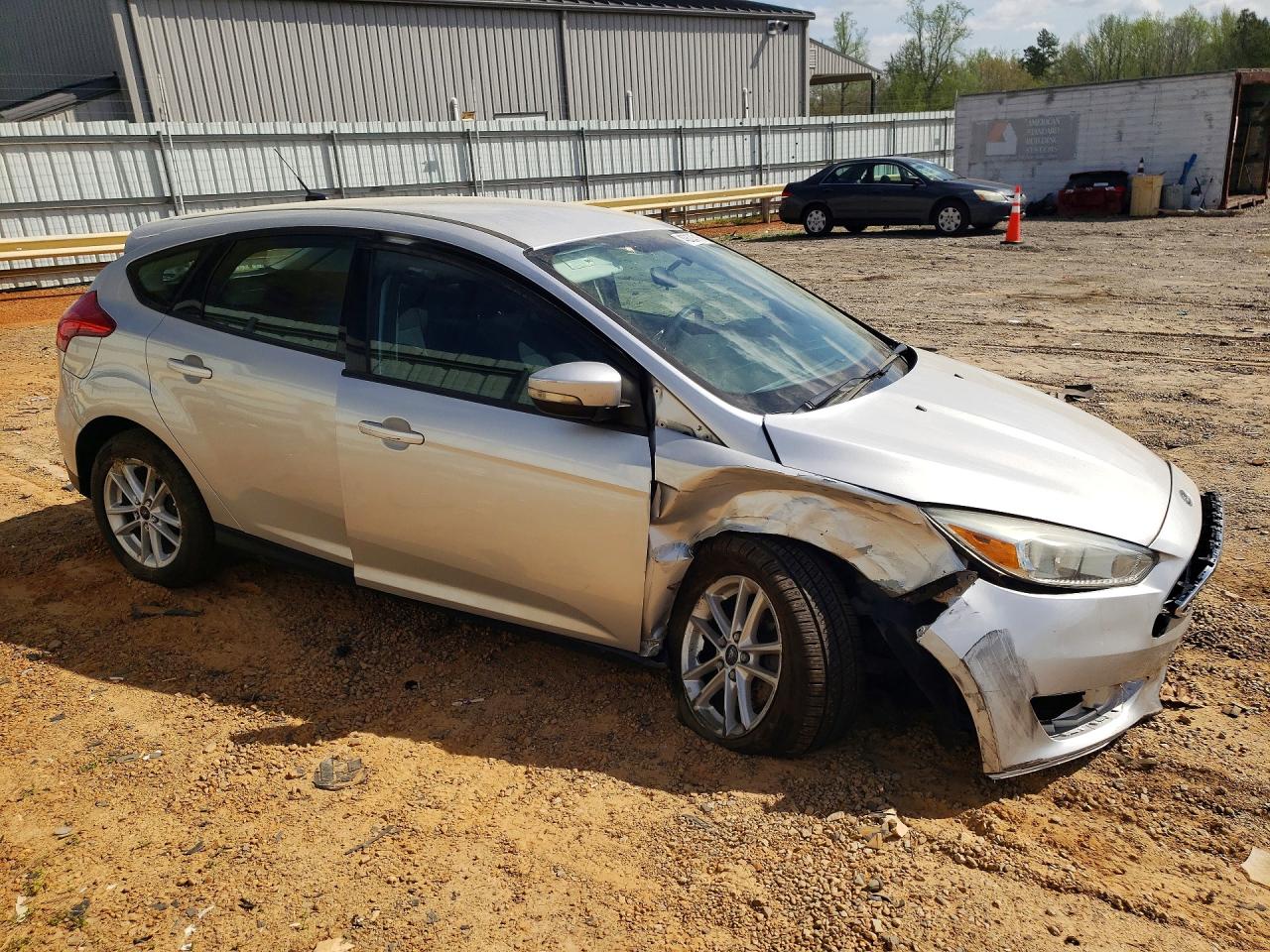 2015 Ford Focus VIN 1FADP3K24FL282329 photo 4