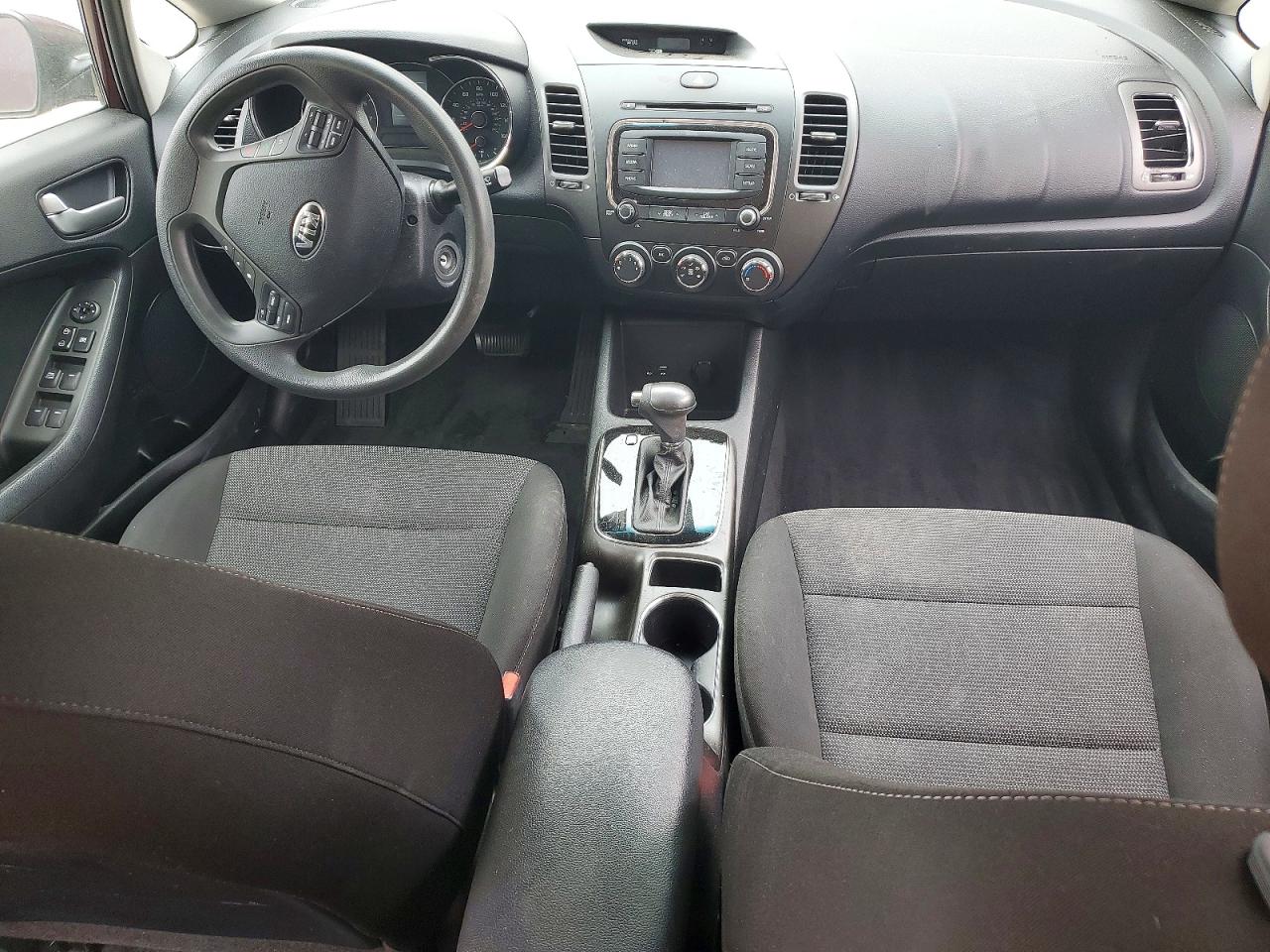2018 Kia Forte VIN 3KPFK4A79JE269906 photo 8