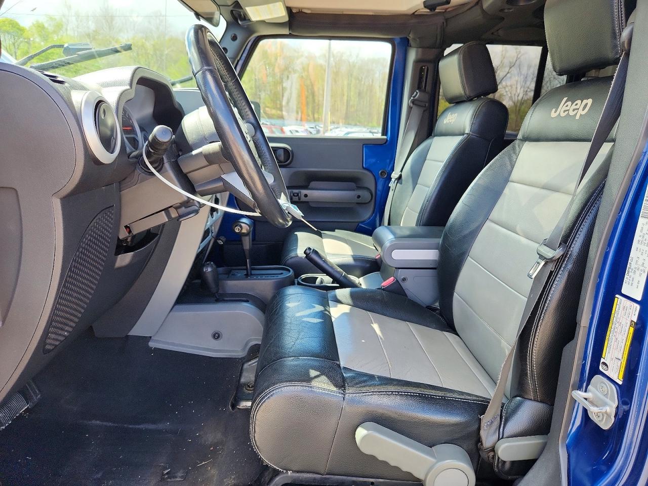 2009 Jeep Wrangler / VIN 1J8GA59199L715254 photo 7