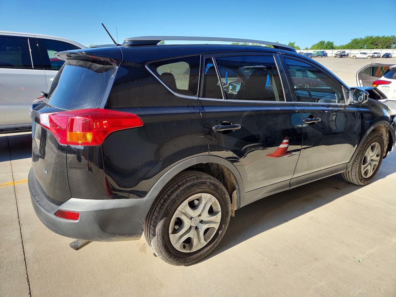 2015 Toyota Rav4 VIN 2T3ZFREV5FW194852 photo 3