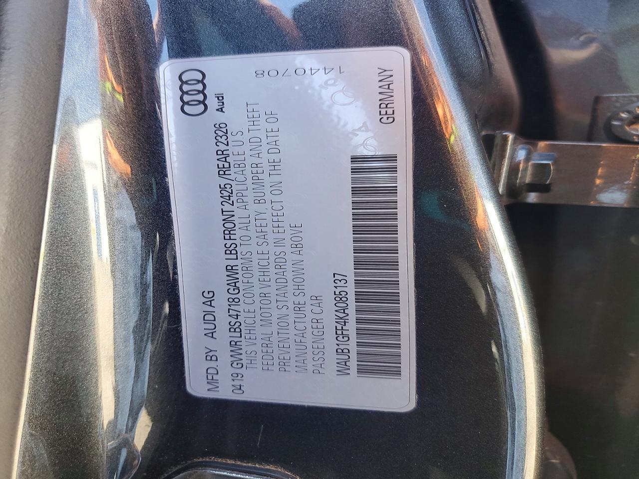 2019 Audi S3 VIN WAUB1GFF4KA085137 photo 12