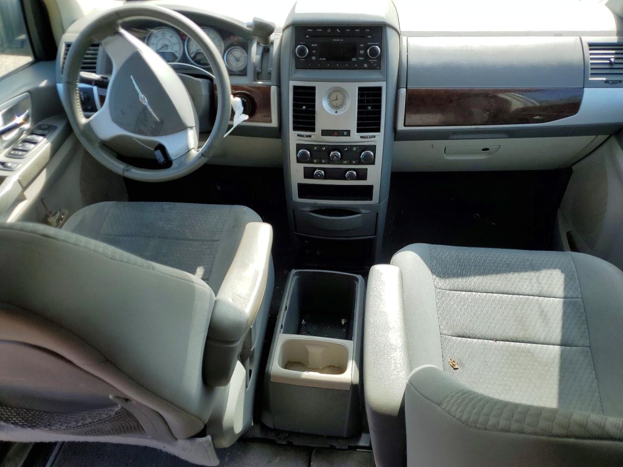 2010 Chrysler Minivan VIN 2A4RR5D18AR492405 photo 8