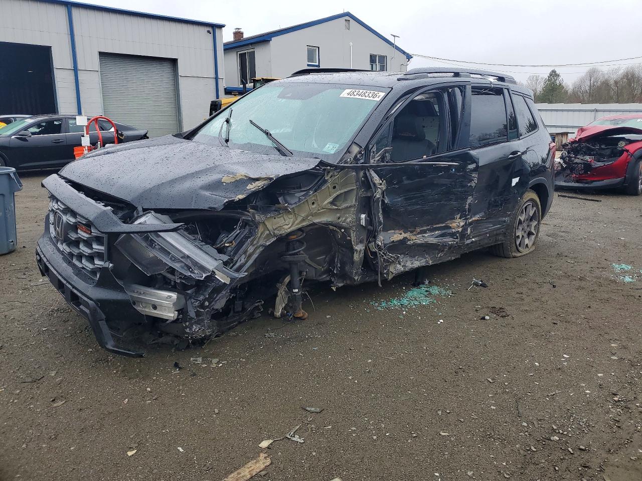 2022 Honda Passport VIN 5FNYF8H6XNB009449 photo 1