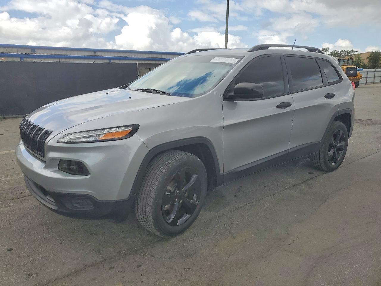 2017 Jeep Cherokee VIN 1C4PJLABXHW540915 photo 1