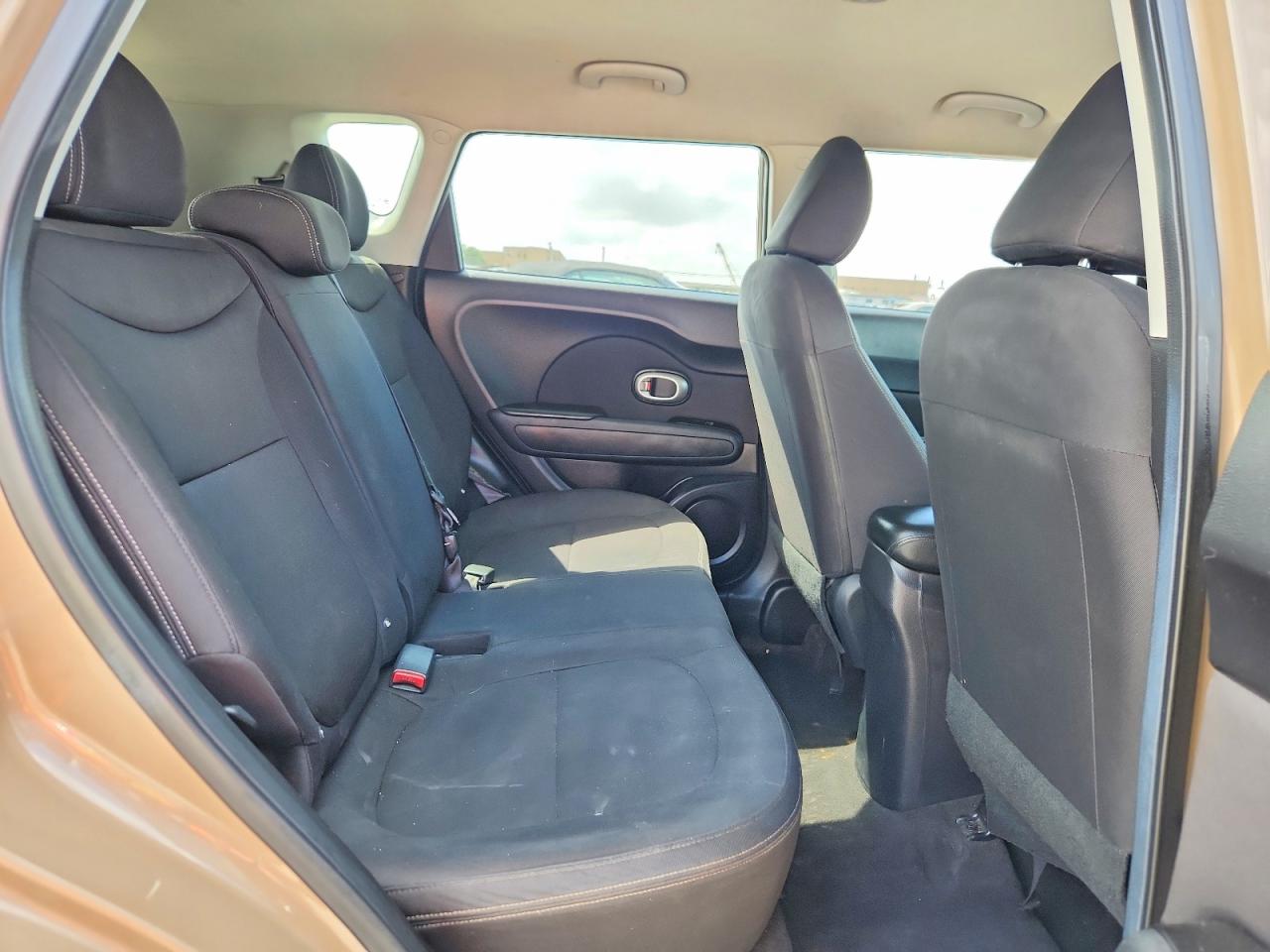2015 Kia Soul VIN KNDJN2A25F7152504 photo 10
