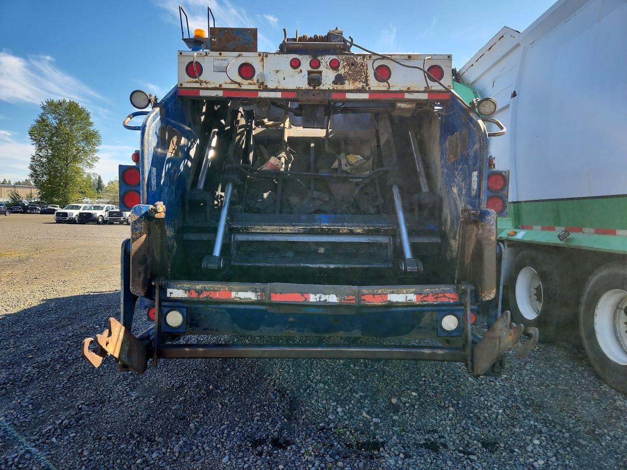 2001 PETERBILT All other VIN 1NPZH07X71D713046 photo 6