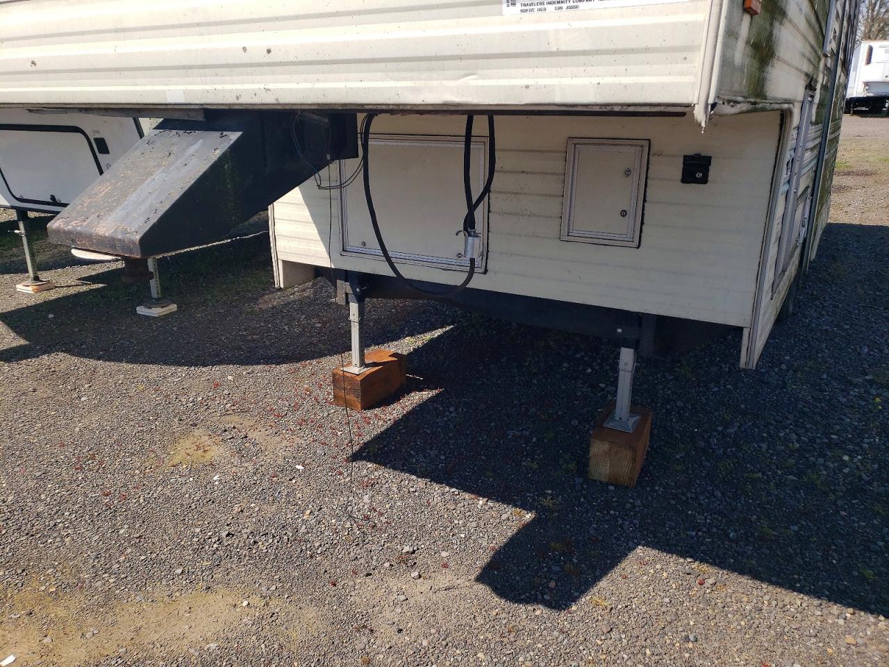 1994 FLEETWOOD All models VIN 1EC5P2529R2370818 photo 7