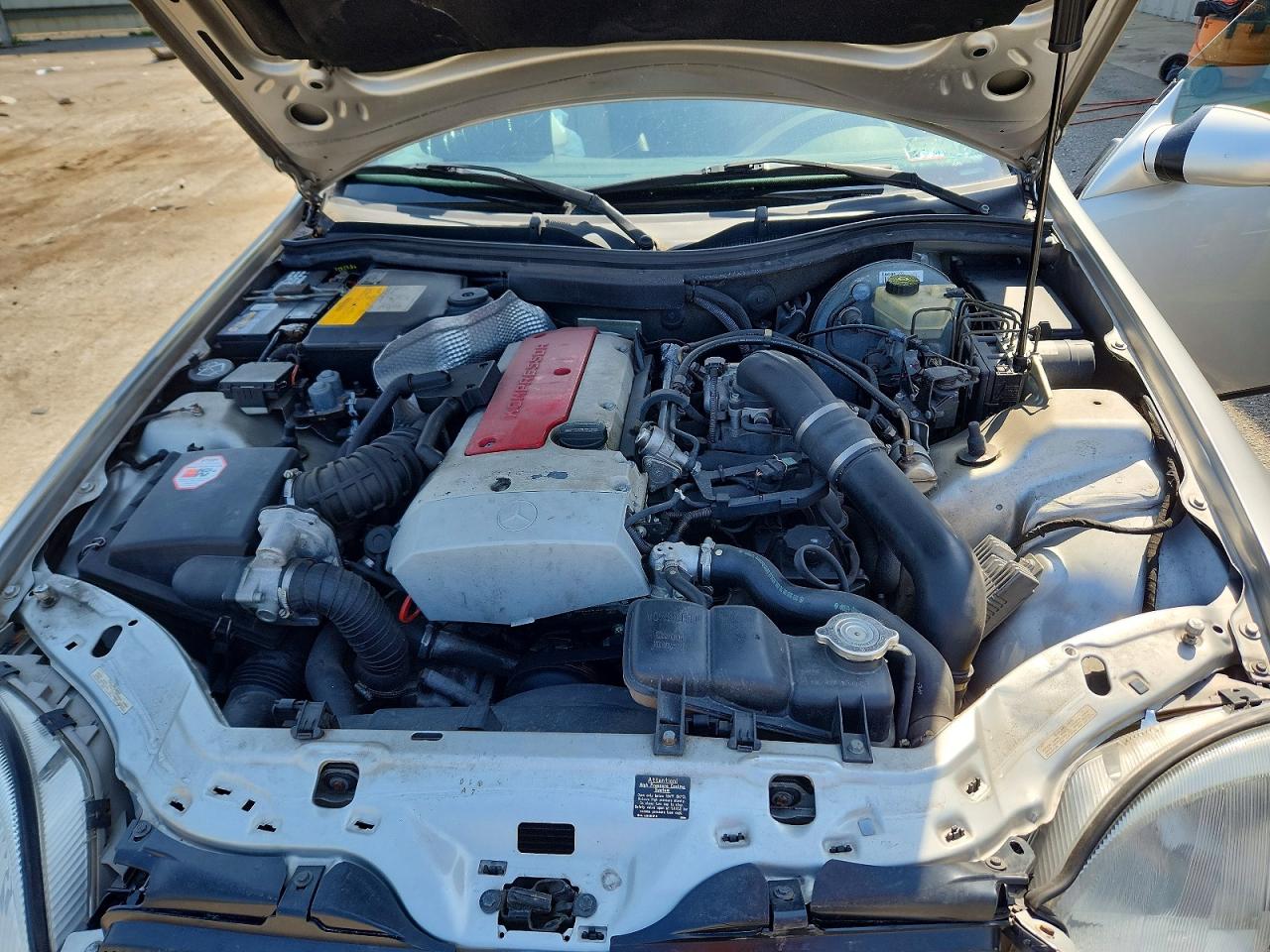1999 Mercedes-Benz Slk-class VIN WDBKK47F0XF093676 photo 11