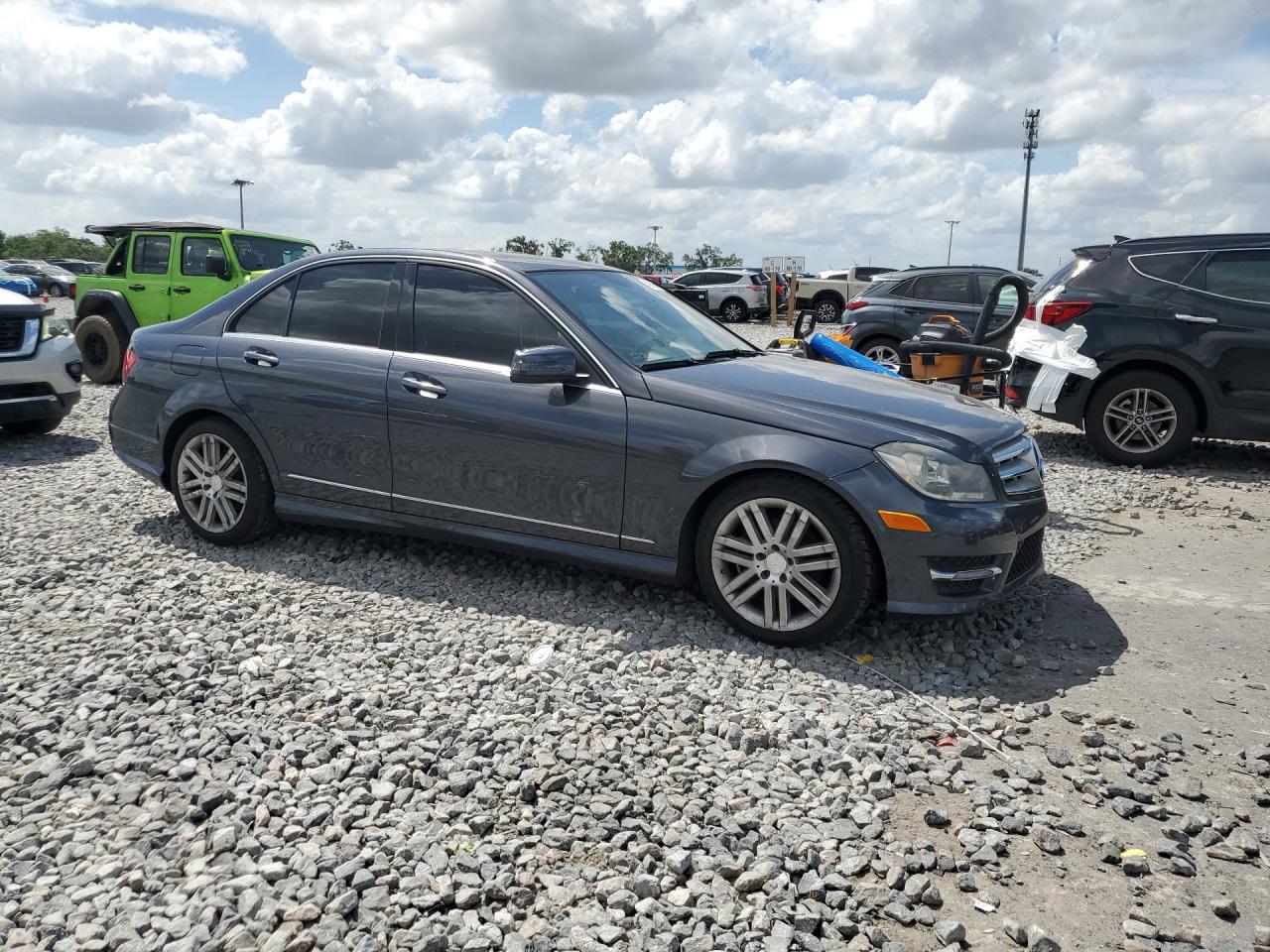 2013 MERCEDES-BENZ C class VIN WDDGF4HB1DR245097 photo 4