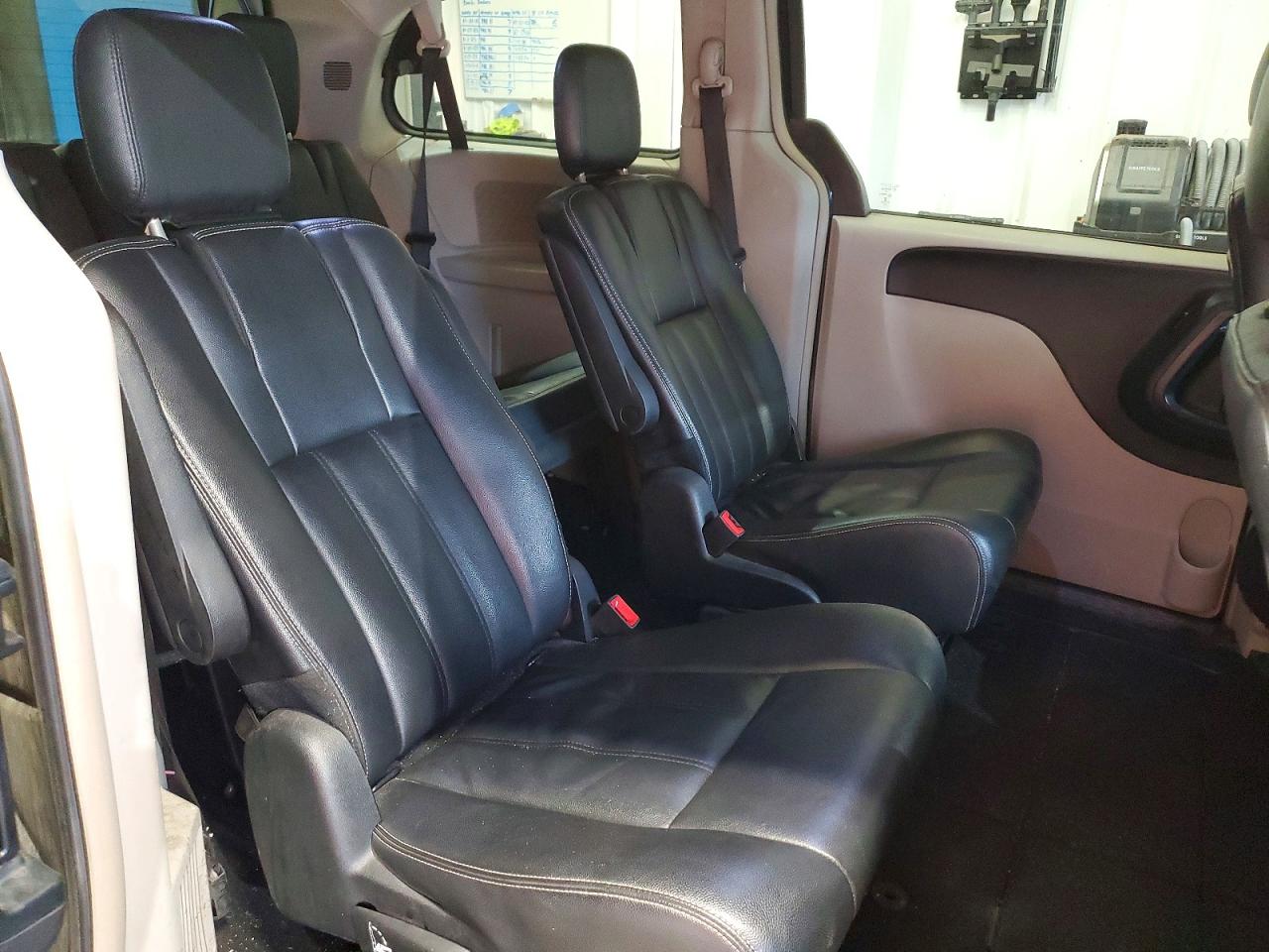 2014 Chrysler Minivan VIN 2C4RC1BG3ER221023 photo 11