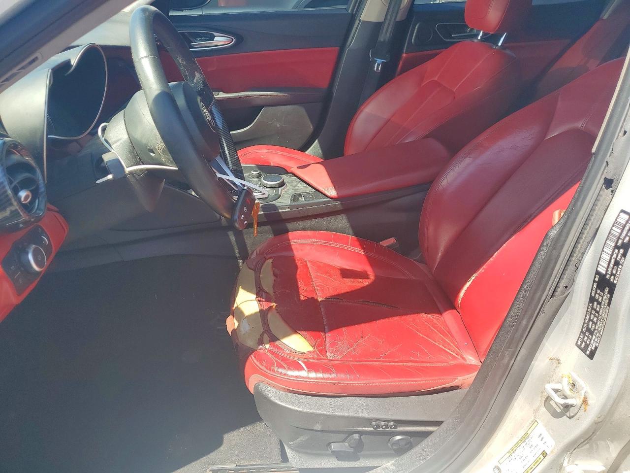 2019 Alfa Giulia VIN ZARFAMAN6K7599799 photo 7