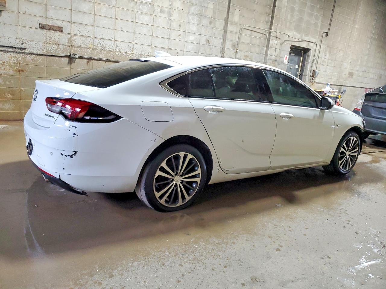 2019 Buick Regal VIN W04GL6SX2K1009356 photo 3