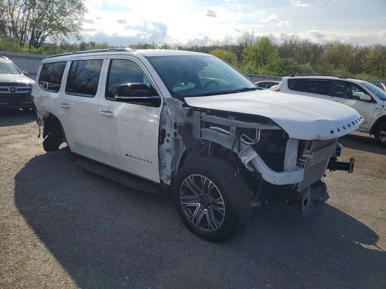 2025 Jeep Wagoneer VIN 1C4SJVBP6SS526590 photo 4