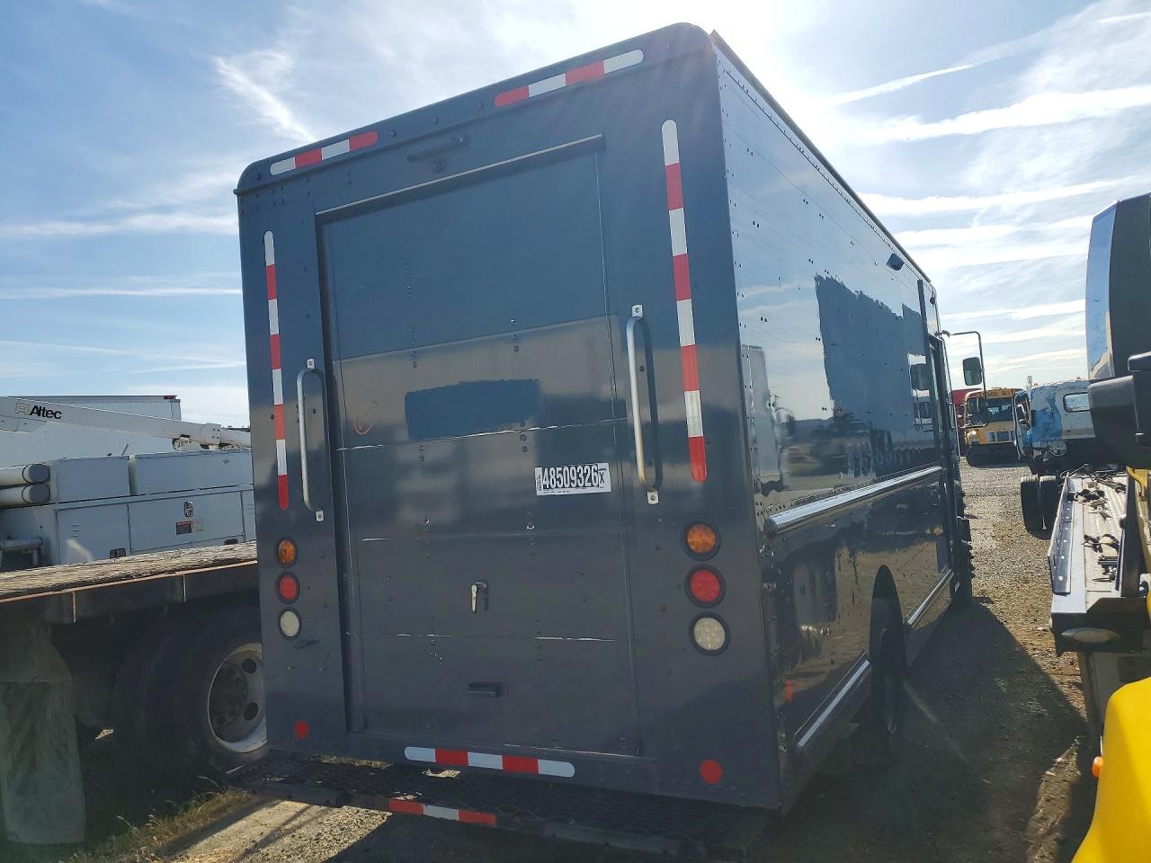 2021 FREIGHTLINER All other VIN 4UZAC2GA5MCMM9485 photo 3