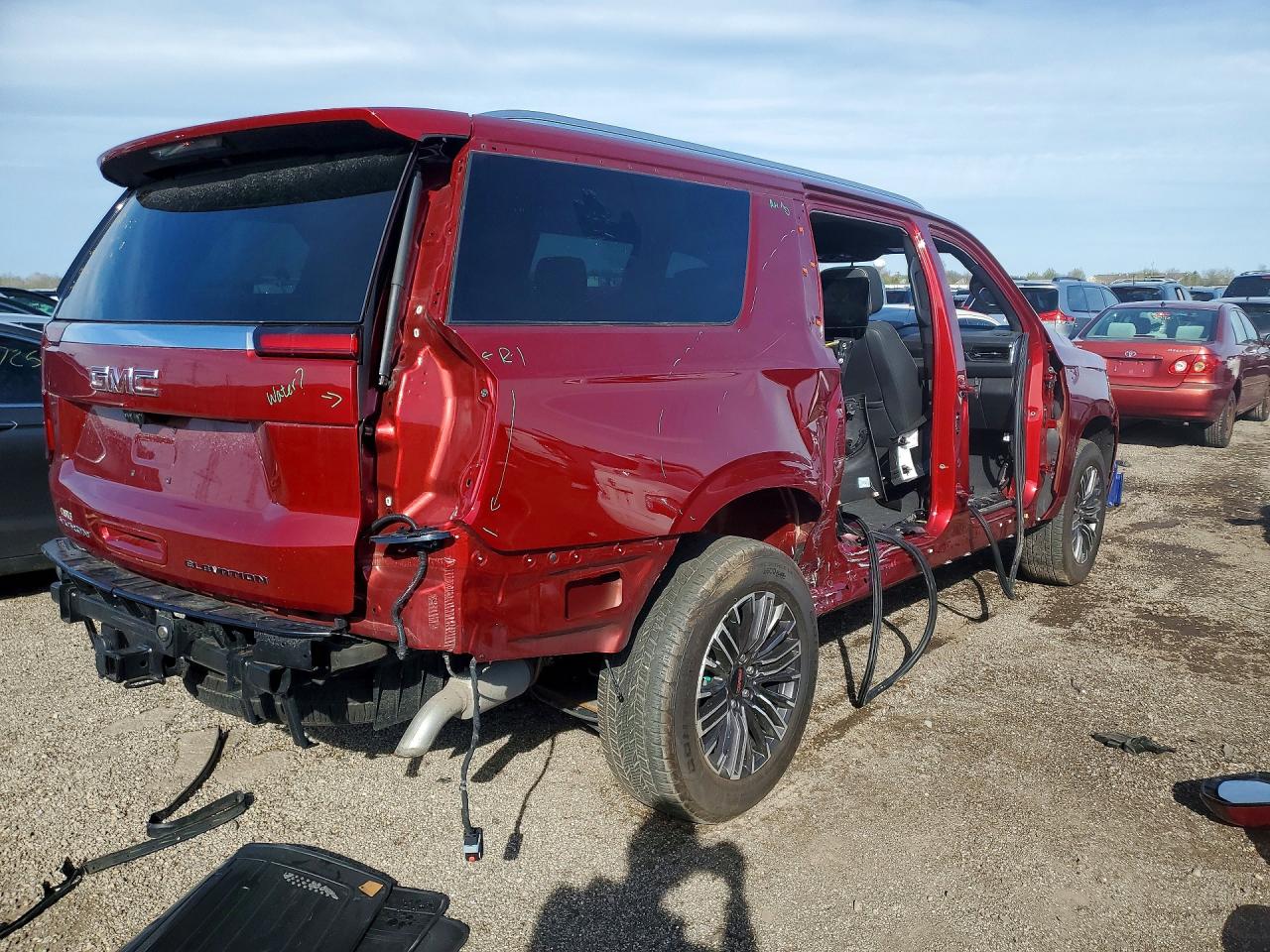 2025 GMC Yukon VIN 1GKS2GRDXSR108825 photo 3