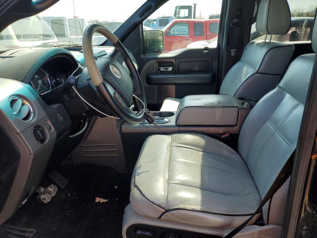 2006 LINCOLN Mark lt VIN 5LTPW185X6FJ02850 photo 7