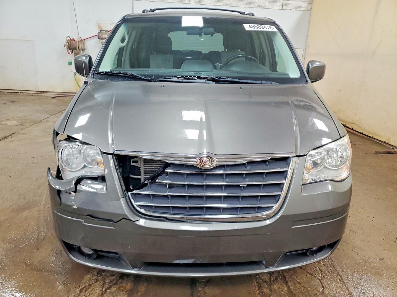 2010 Chrysler Minivan VIN 2A4RR8DXXAR320947 photo 5