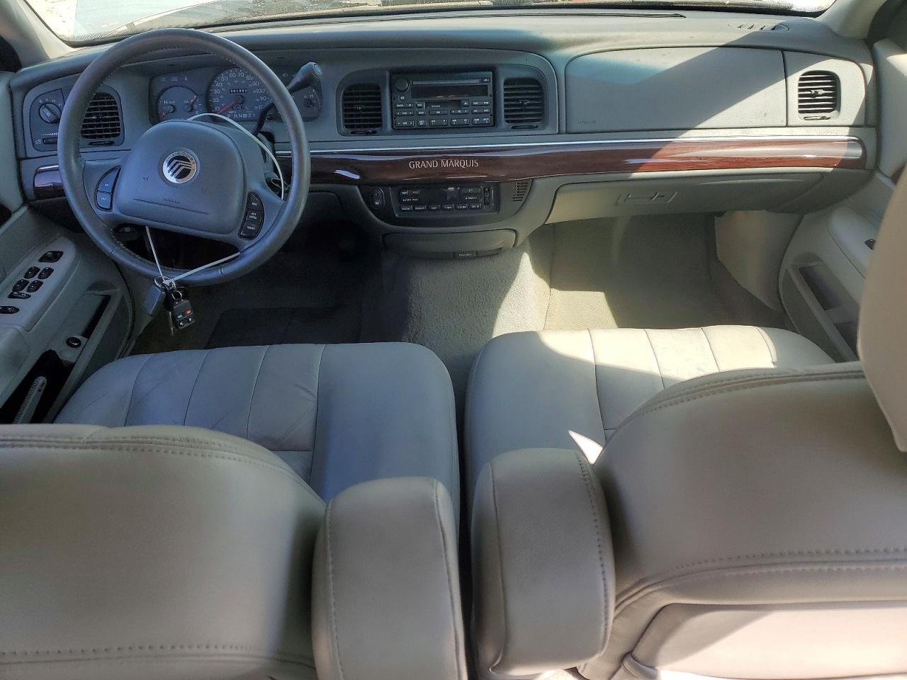 2004 Mercury Grmarquis VIN 2MEFM75W14X609415 photo 8