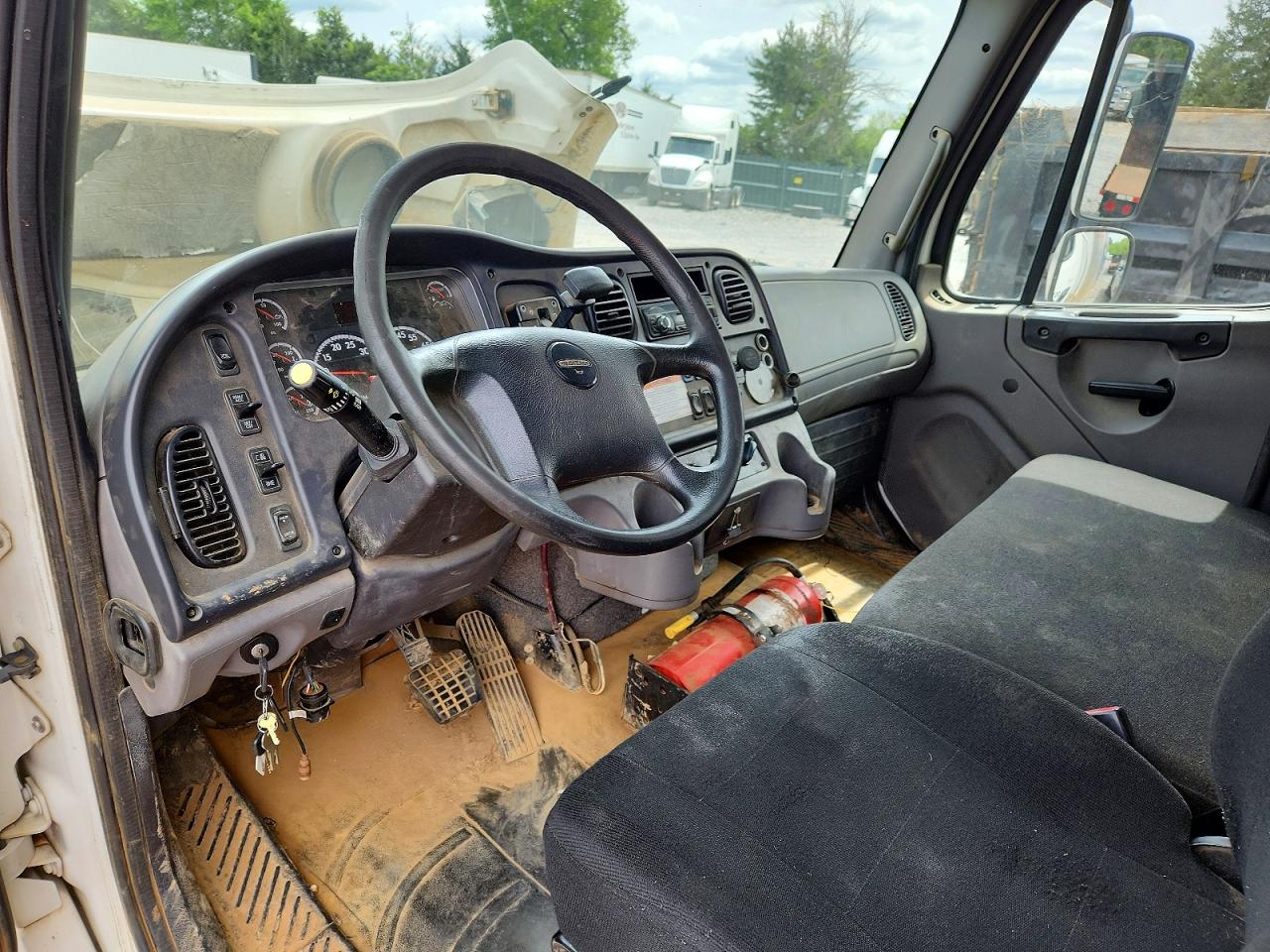 2017 FREIGHTLINER All other VIN 1FVACWDUXHHHW8553 photo 8
