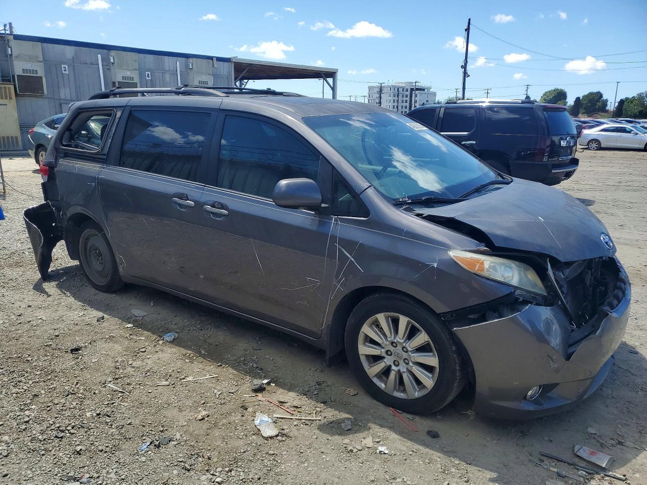 2011 Toyota All models VIN 5TDYK3DC1BS152064 photo 4