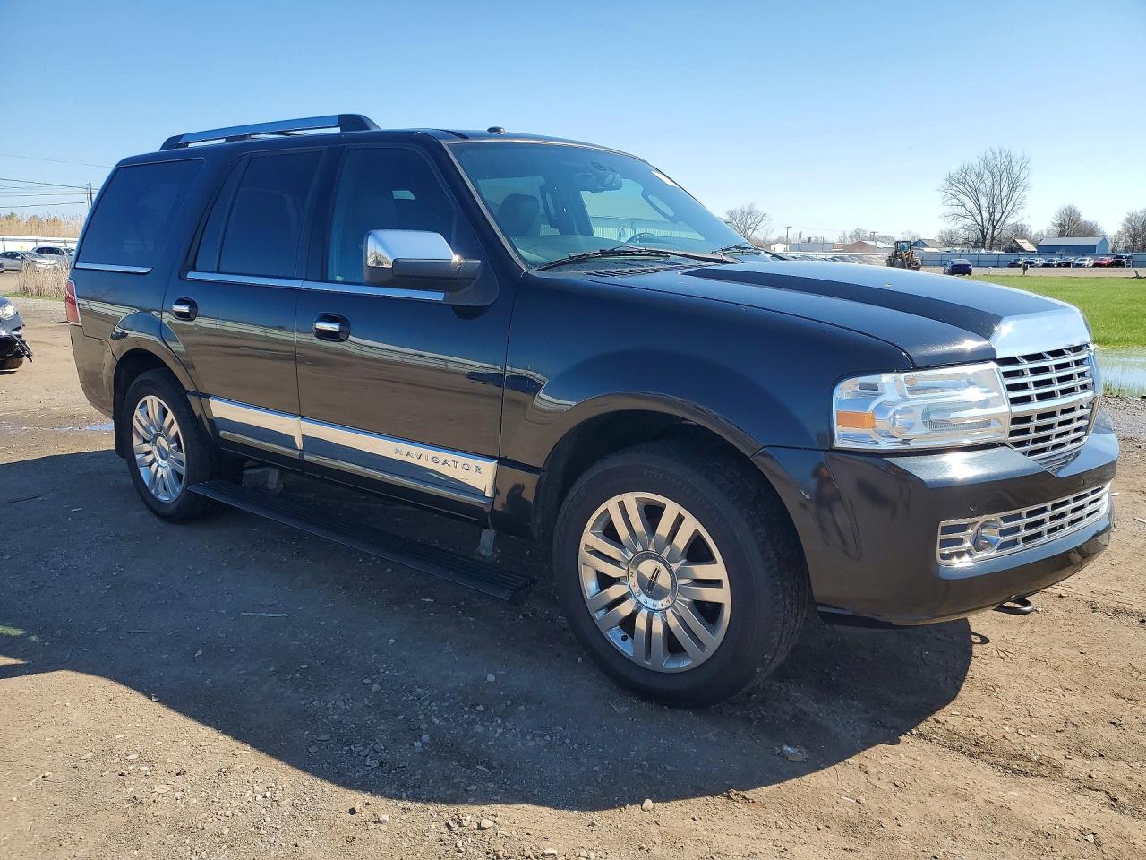 2013 Lincoln Navigator VIN 5LMJJ2J5XDEL05045 photo 4