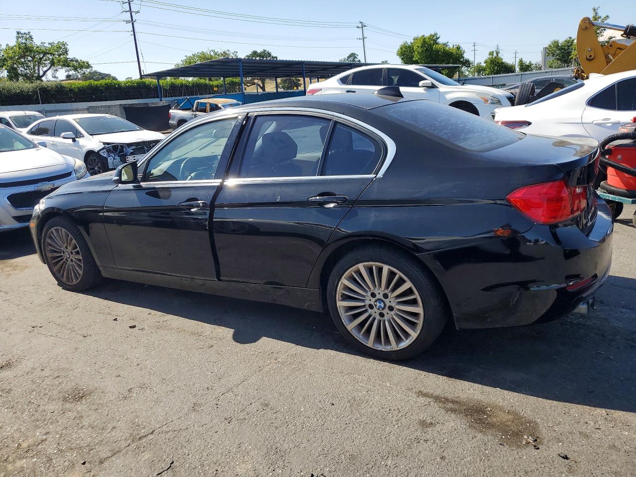 2012 BMW 3 series VIN WBA3C1C58CF431377 photo 2