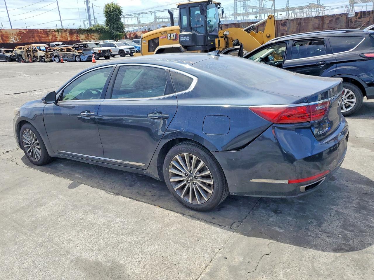 2017 Kia Cadenza VIN KNALB4J14H5044844 photo 2
