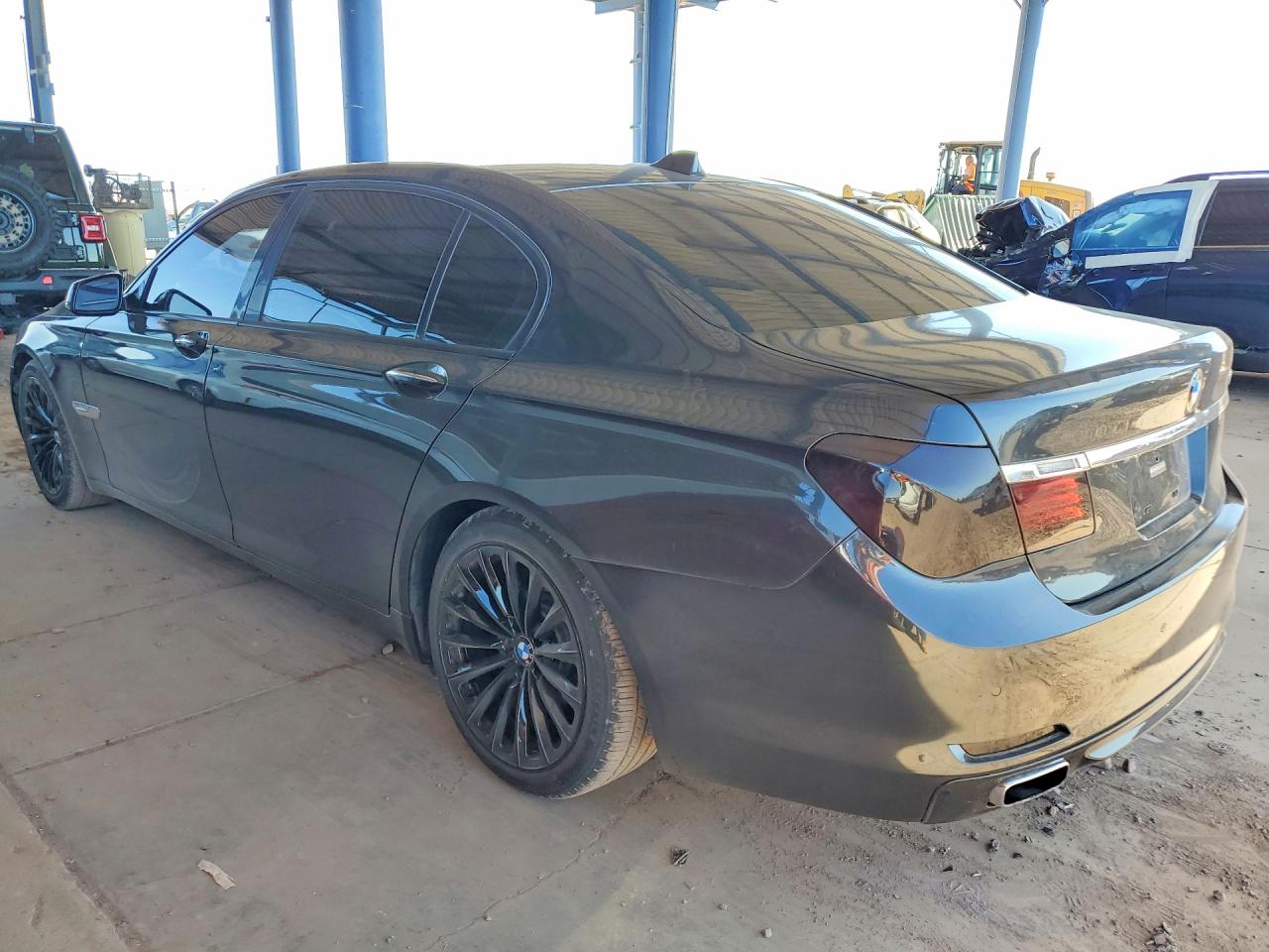2009 BMW 7 series VIN WBAKB835X9CY62319 photo 2