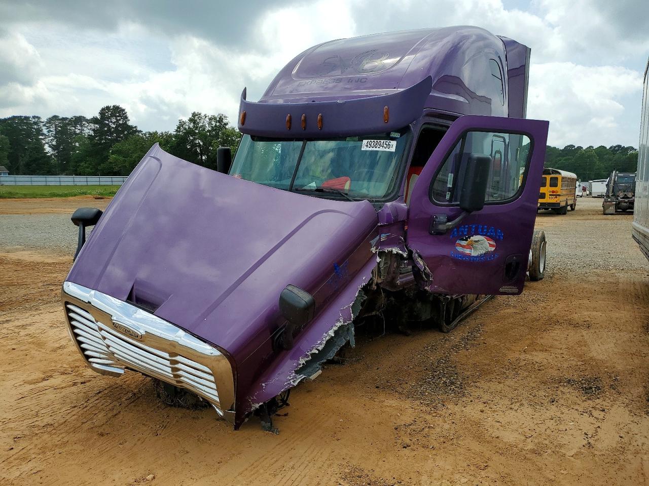2017 FREIGHTLINER All other VIN 3AKJGLDR6HSHU3816 photo 2