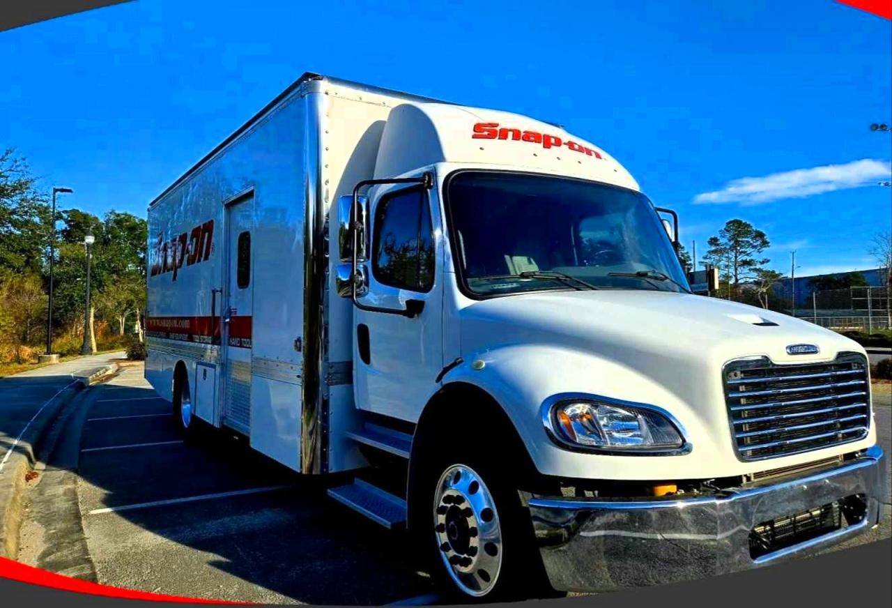 2018 FREIGHTLINER All other VIN 3ALACWFC3JDJY7666 photo 1