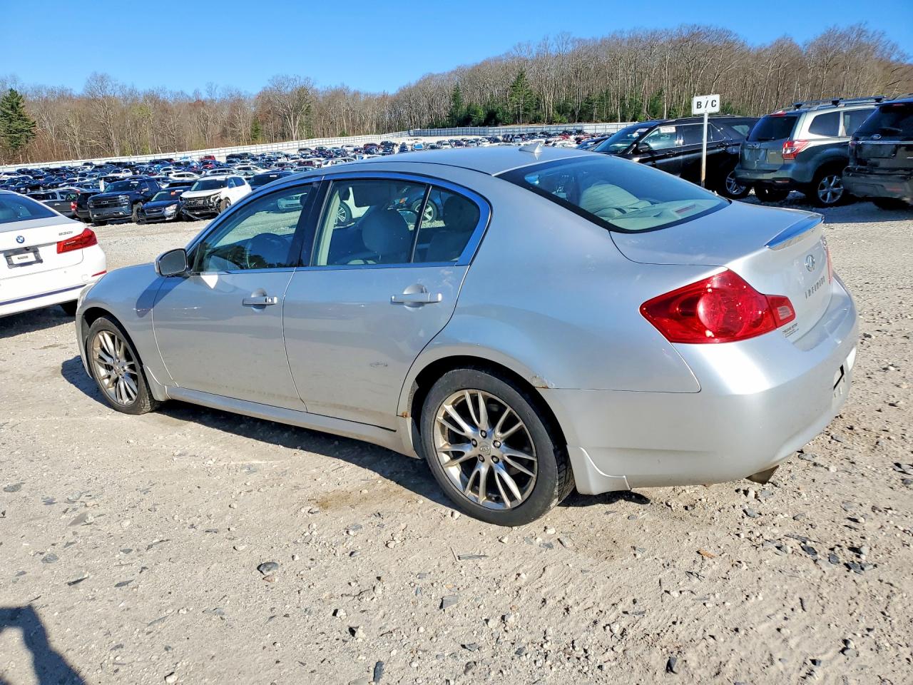 2008 Infiniti G35 VIN JNKBV61F38M271864 photo 2