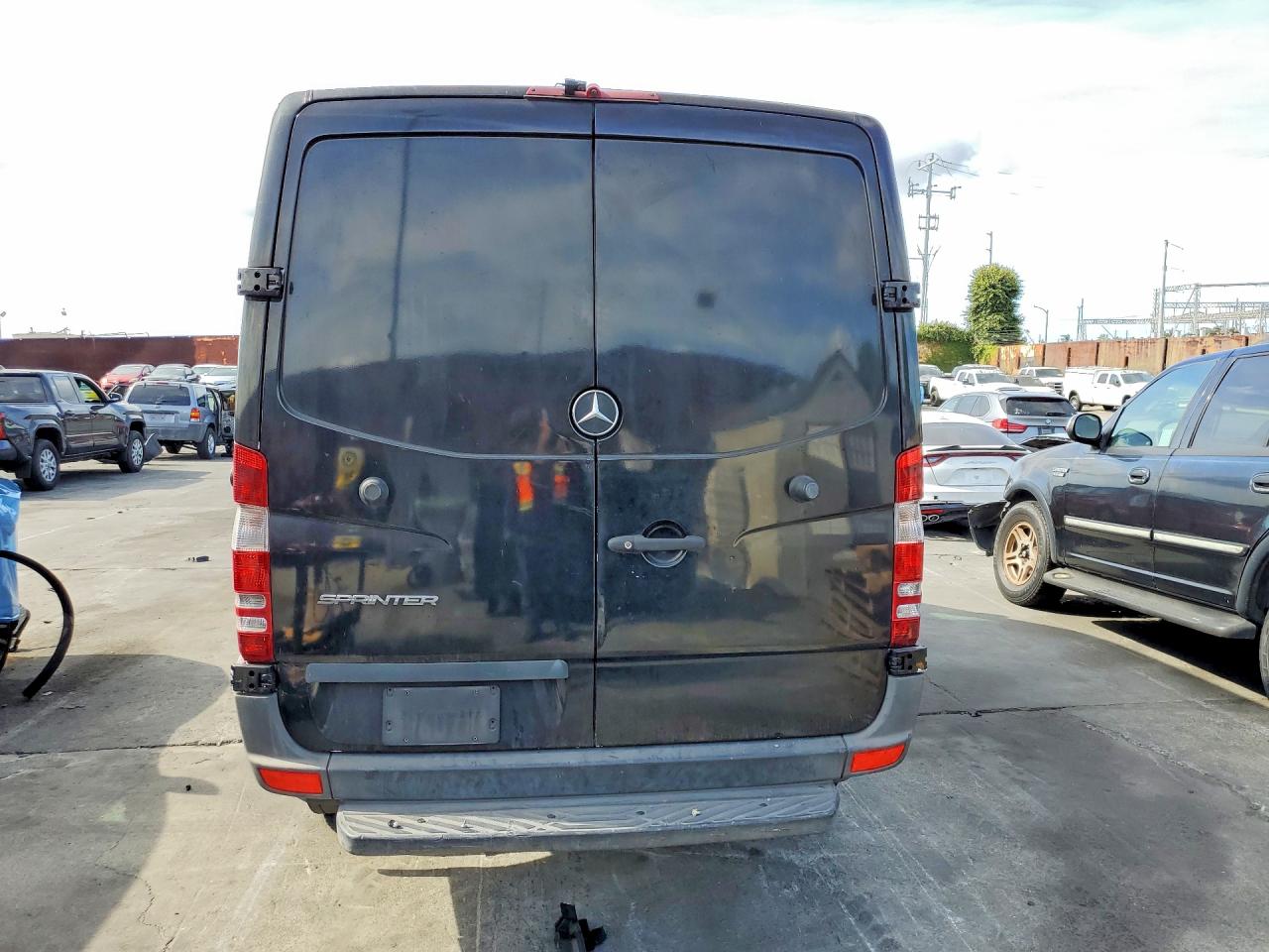 2016 Mercedes-Benz Sprinter VIN WD3PE7DD1GP281632 photo 6
