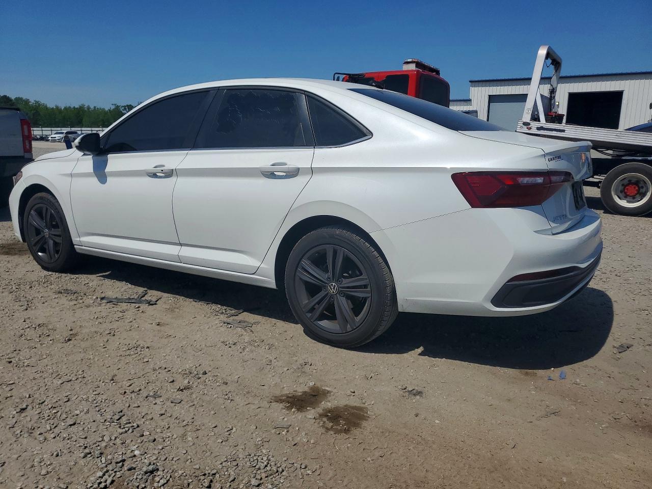 2022 Volkswagen Jetta VIN 3VW7M7BU8NM033390 photo 2