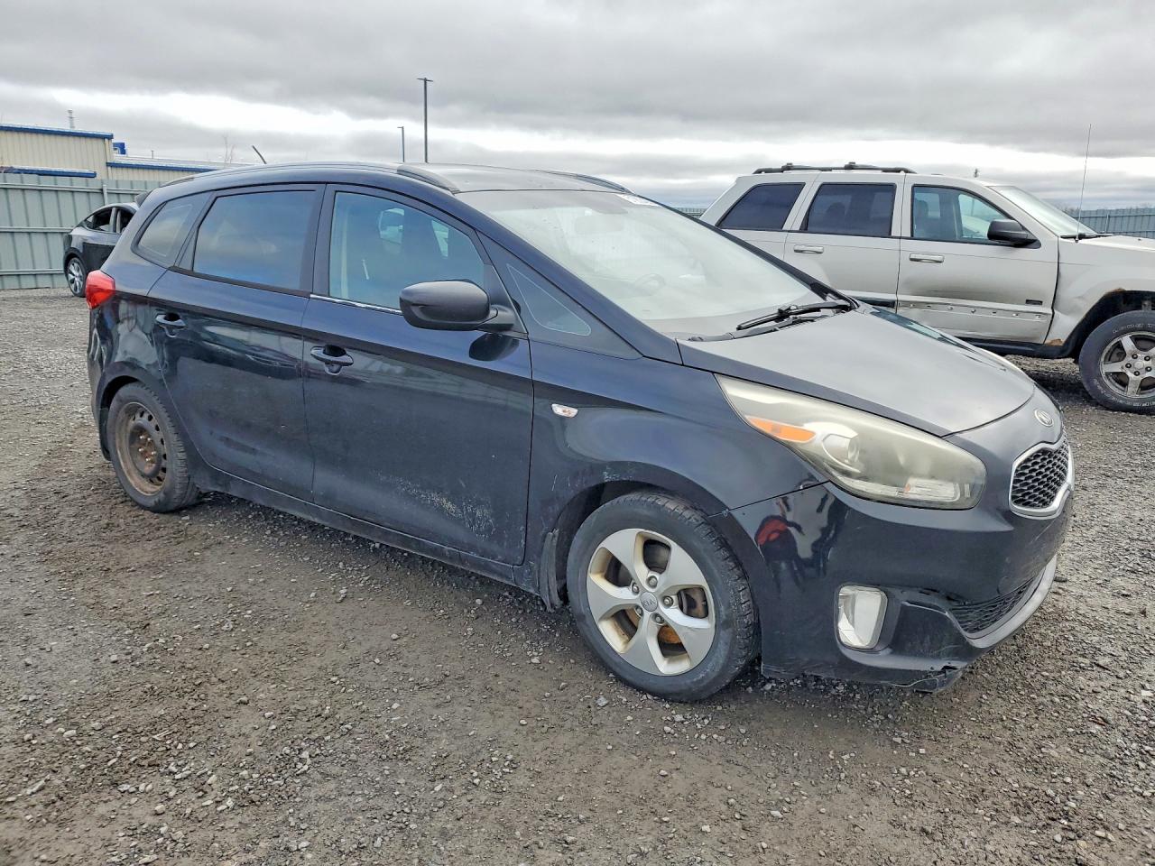 2014 Kia Rondo VIN KNAHT8A30E7059935 photo 4